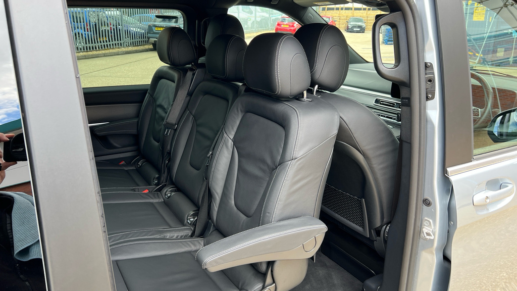 Mercedes-Benz V Class Mpv Black #41