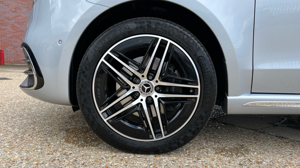 Mercedes-Benz V Class Mpv Black #36