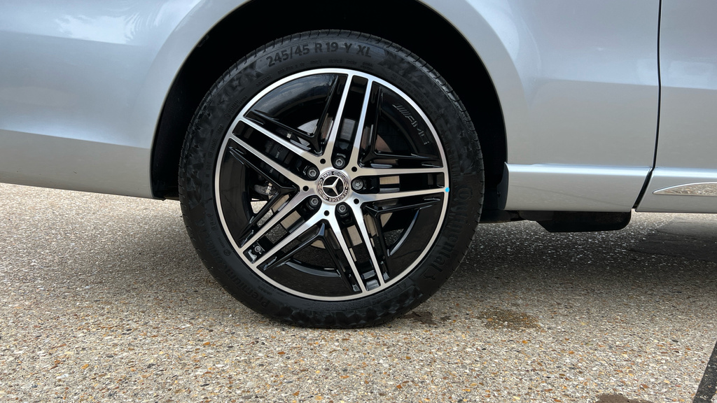 Mercedes-Benz V Class Mpv Black #38