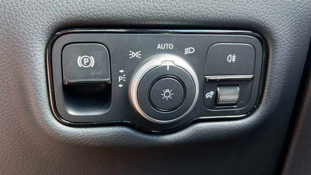 Mercedes-Benz V Class Mpv Black #16