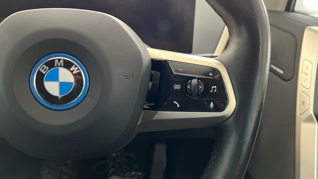 BMW iX Ix M60 White #30