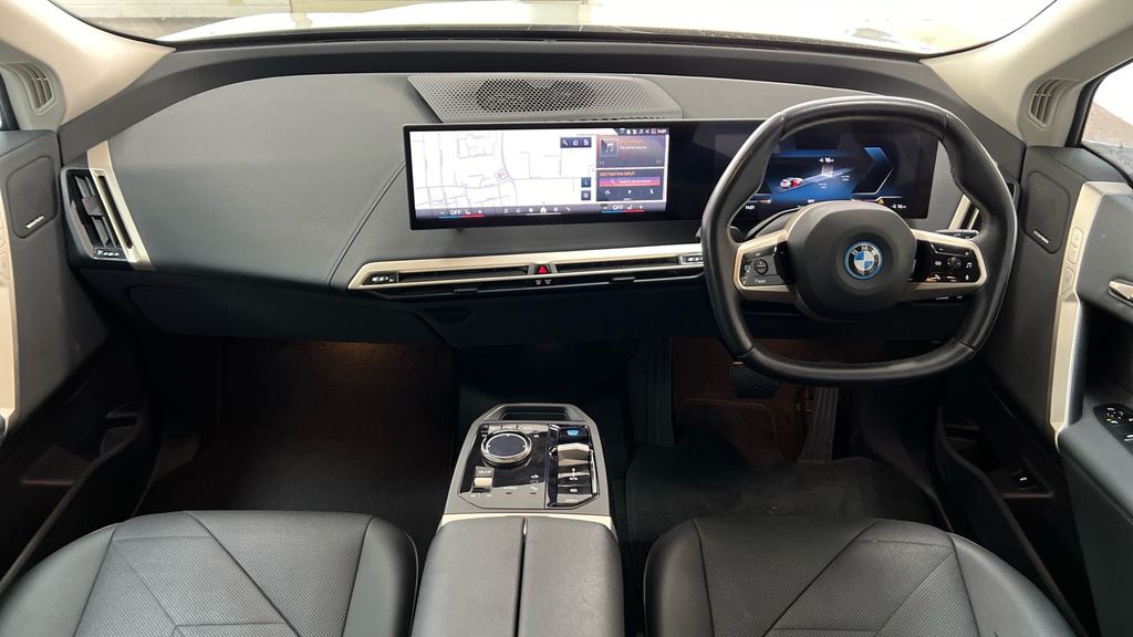 BMW iX Ix M60 White #15