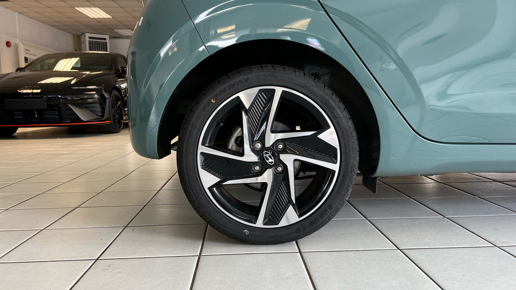 Hyundai I10 Hatchback Green #26