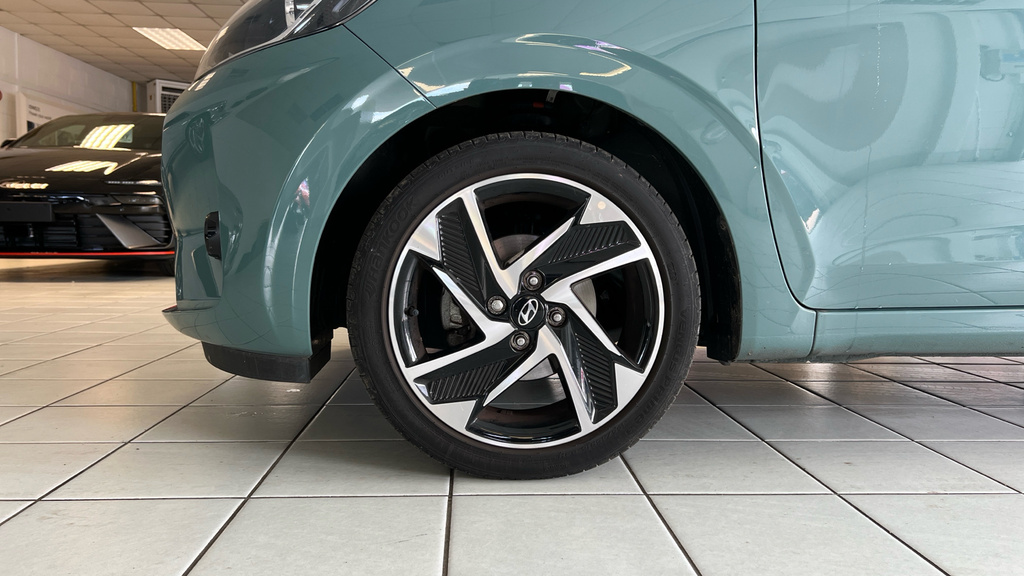 Hyundai I10 Hatchback Green #24