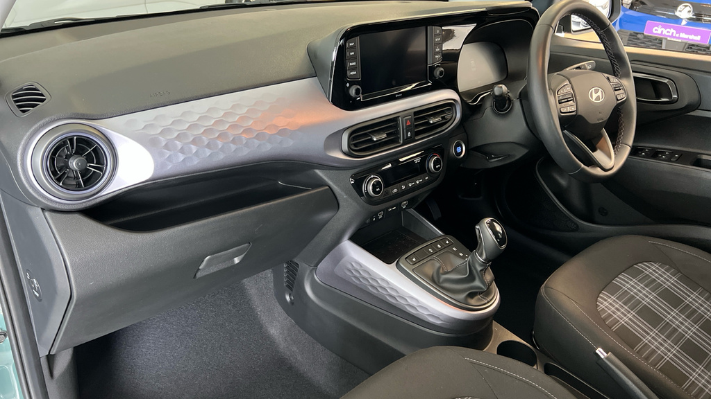 Hyundai I10 Hatchback Green #13