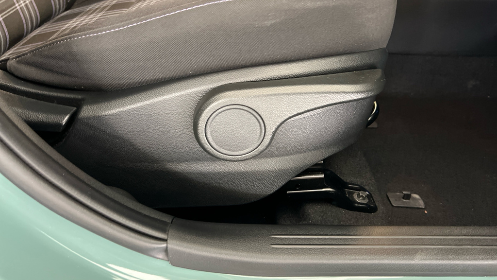 Hyundai I10 Hatchback Green #37