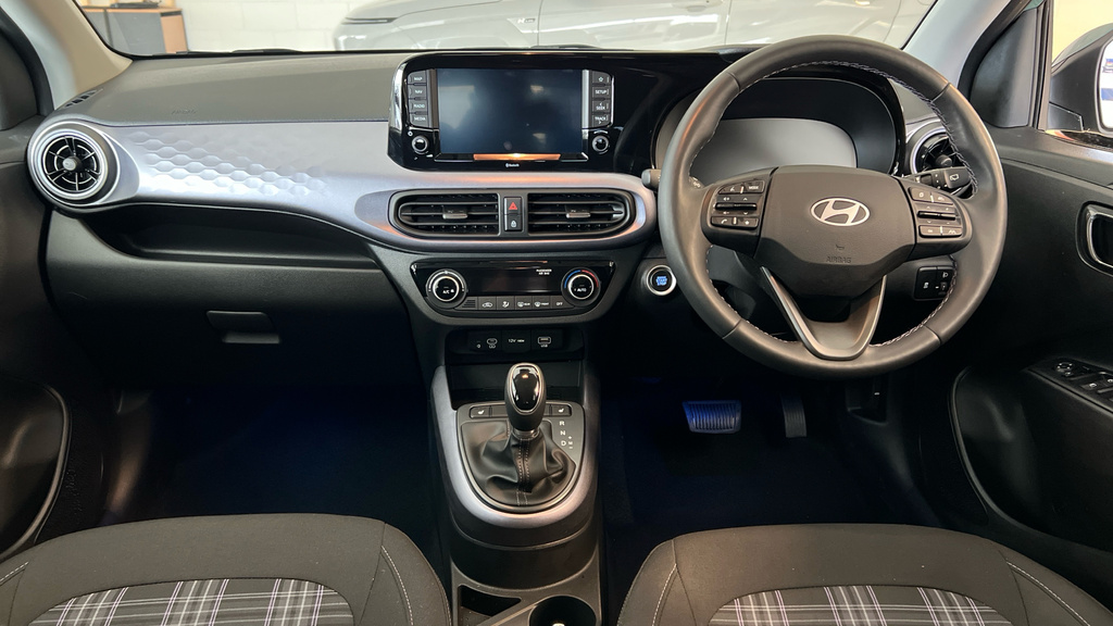 Hyundai I10 Hatchback Green #14