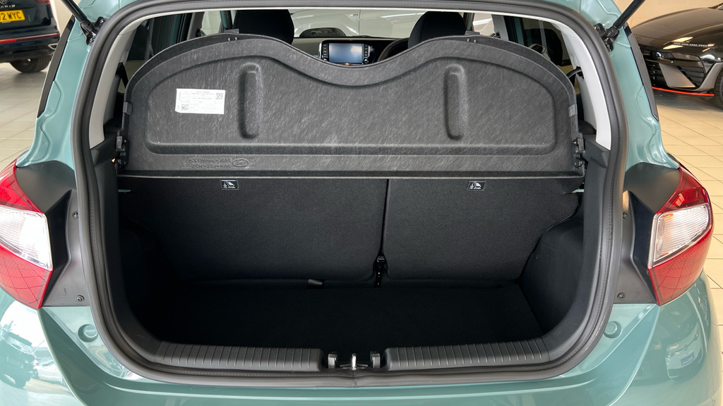 Hyundai I10 Hatchback Green #22
