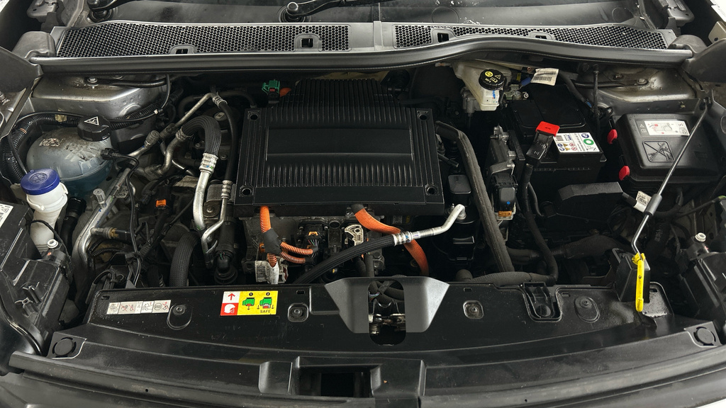 Peugeot e-2008 Suv Black #23