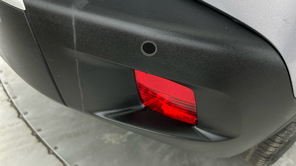 Peugeot e-2008 Suv Black #4