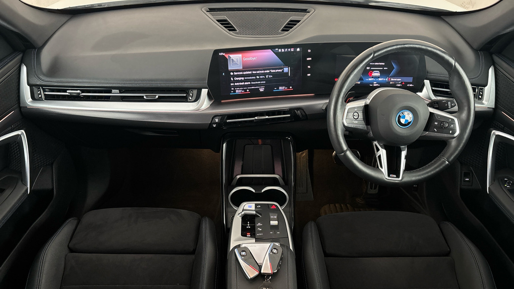 BMW iX1 M Sport White #11