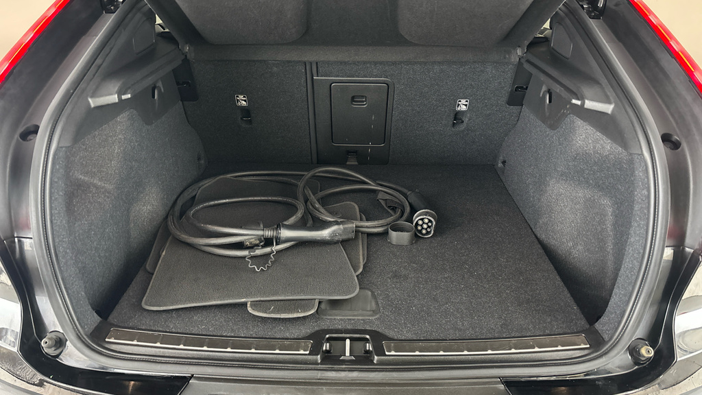 Volvo C40 Ultimate White #18