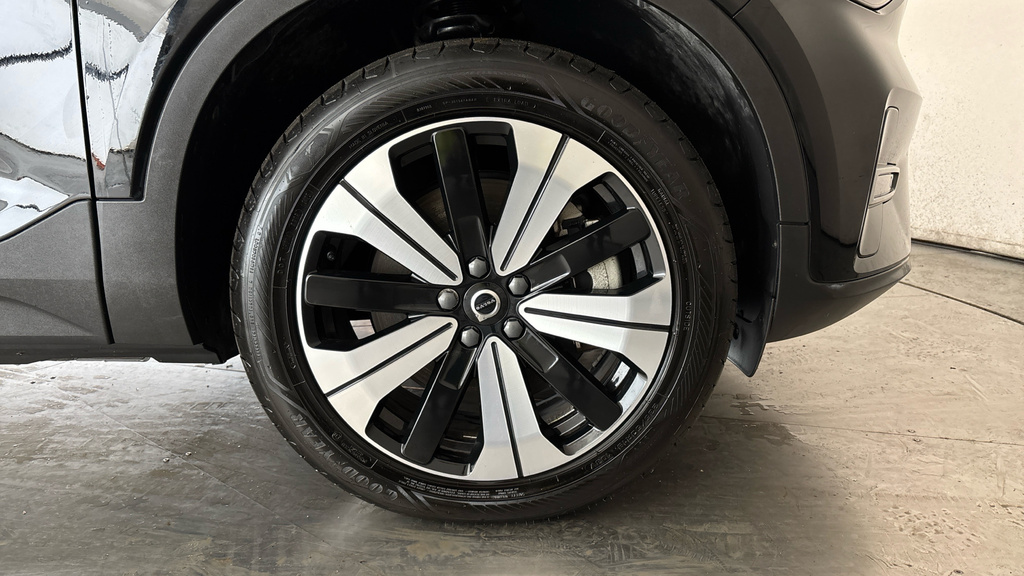 Volvo C40 Ultimate White #23