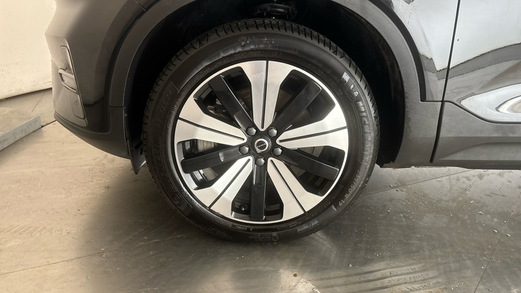 Volvo C40 Suv Black #19