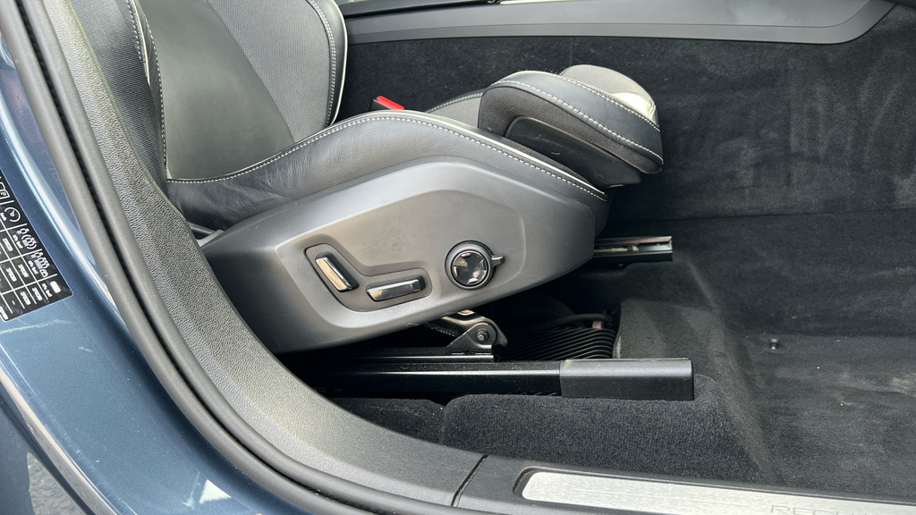 Volvo XC60 Core Blue #36