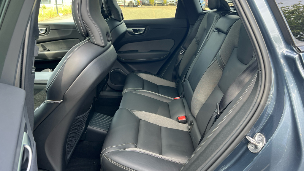 Volvo XC60 Core Blue #17