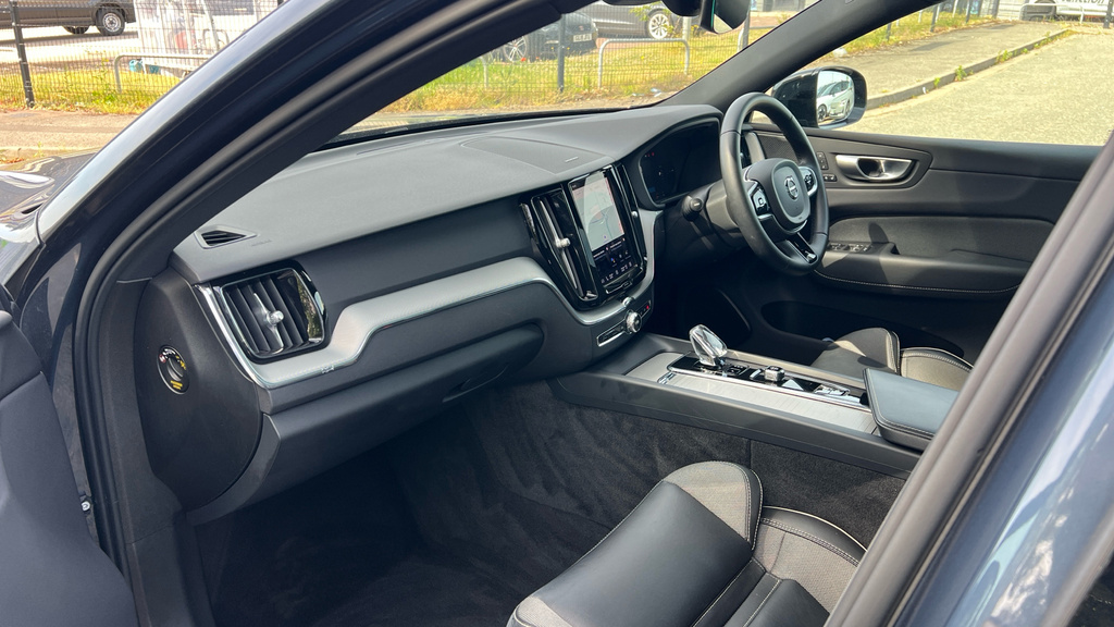 Volvo XC60 Core Blue #10