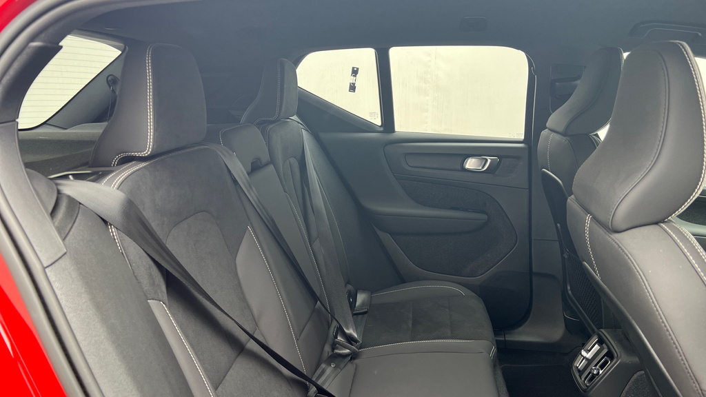 Volvo XC40 2.0 B3p Plus Dark Grey #14