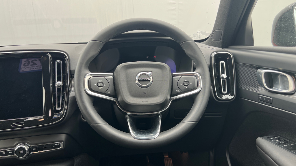 Volvo XC40 2.0 B3p Plus Dark Grey #25