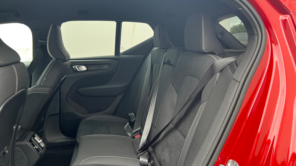 Volvo XC40 2.0 B3p Plus Dark Grey #24