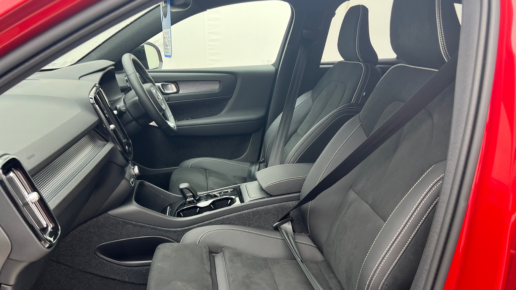 Volvo XC40 2.0 B3p Plus Dark Grey #21