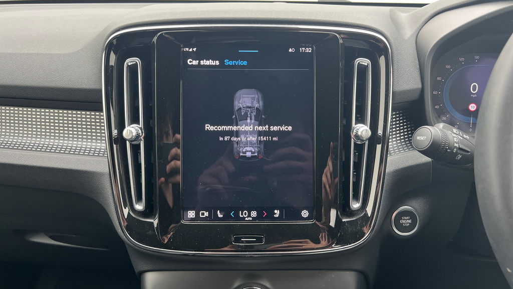 Volvo XC40 2.0 B3p Plus Dark Grey #23