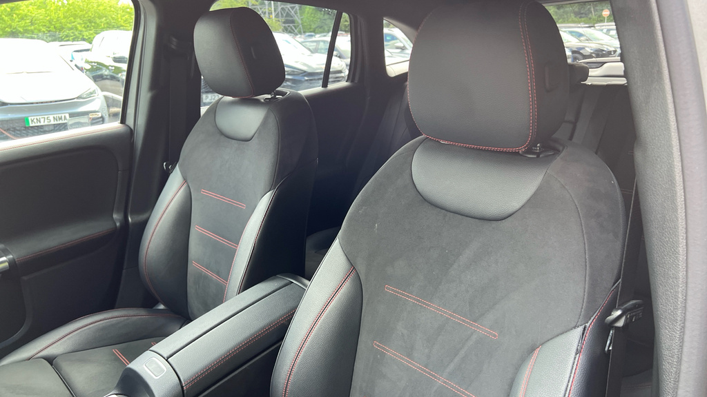 Mercedes-Benz EQA Suv YM73WLG Black #26