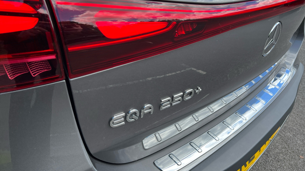 Mercedes-Benz EQA Suv YM73WLG Black #31
