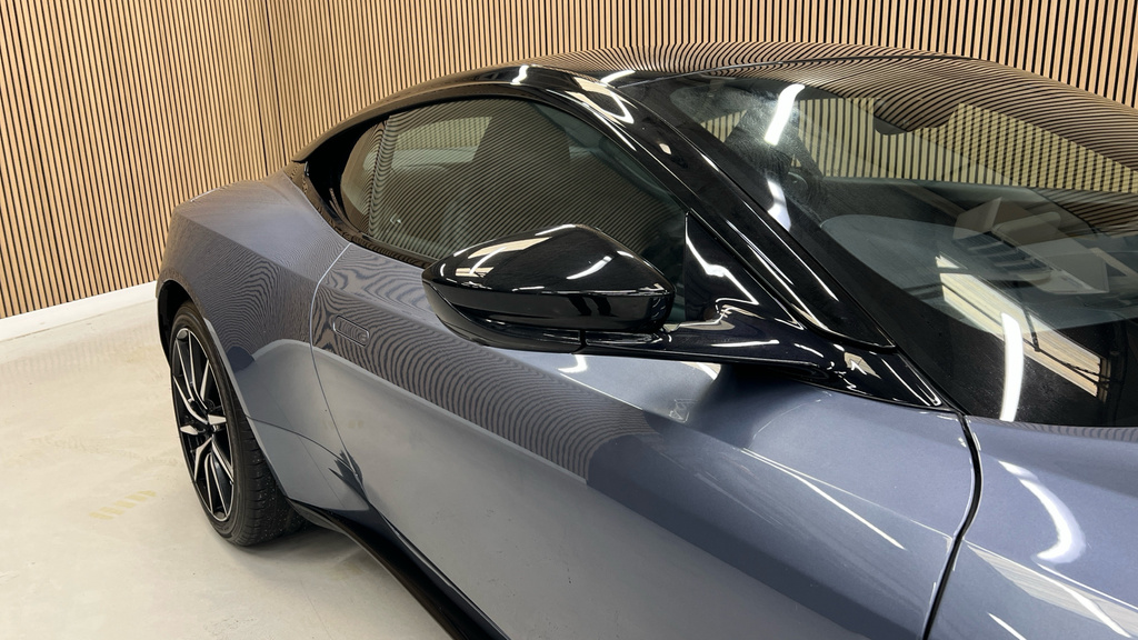 Aston Martin DB11 V8  #31