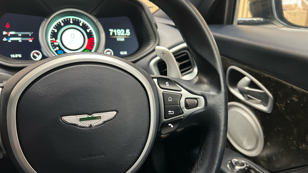 Aston Martin DB11 V8  #42
