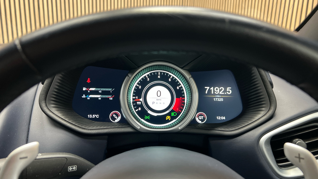 Aston Martin DB11 V8  #17
