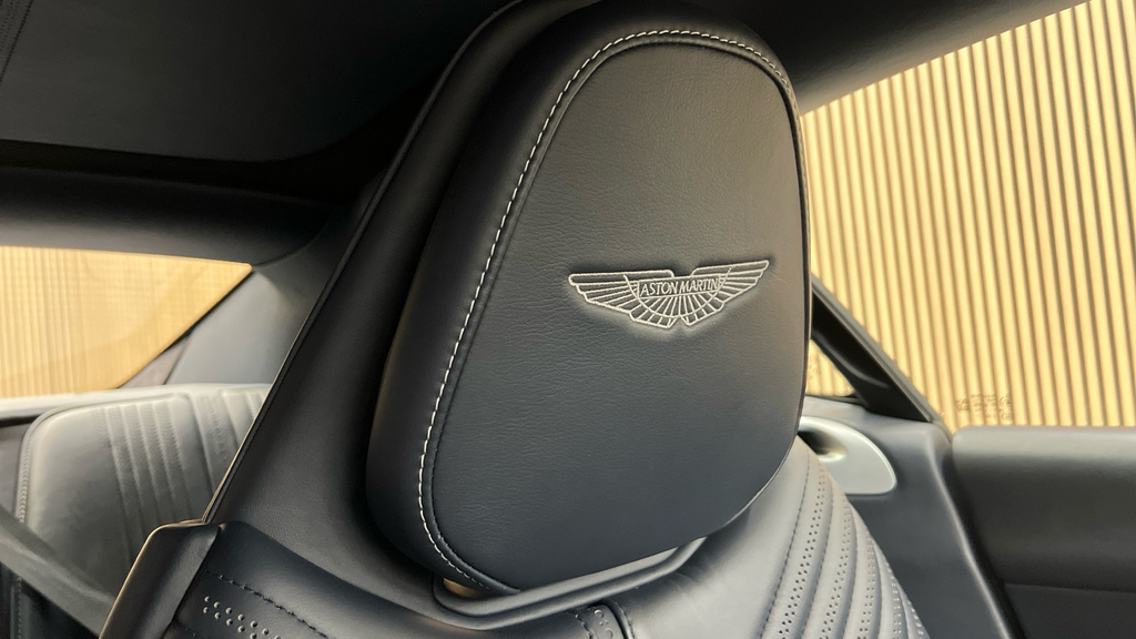 Aston Martin DB11 V8  #35