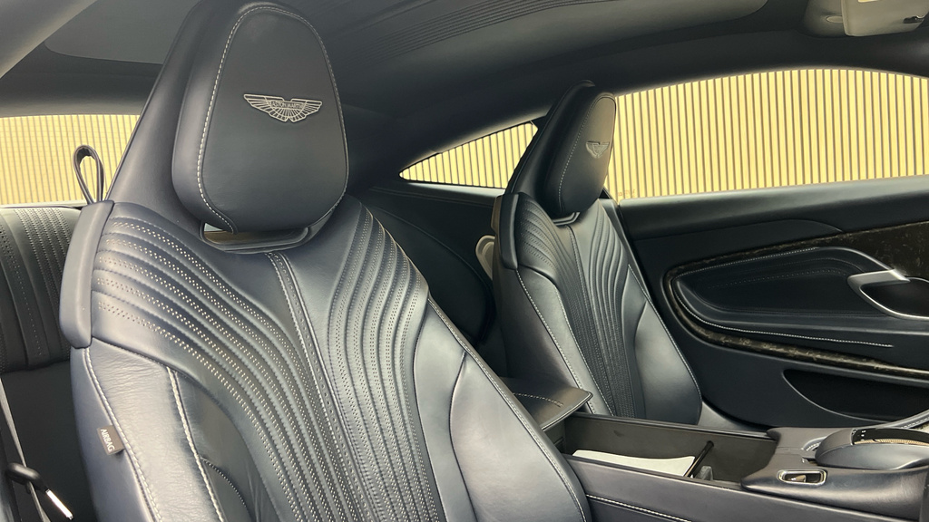 Aston Martin DB11 V8  #38