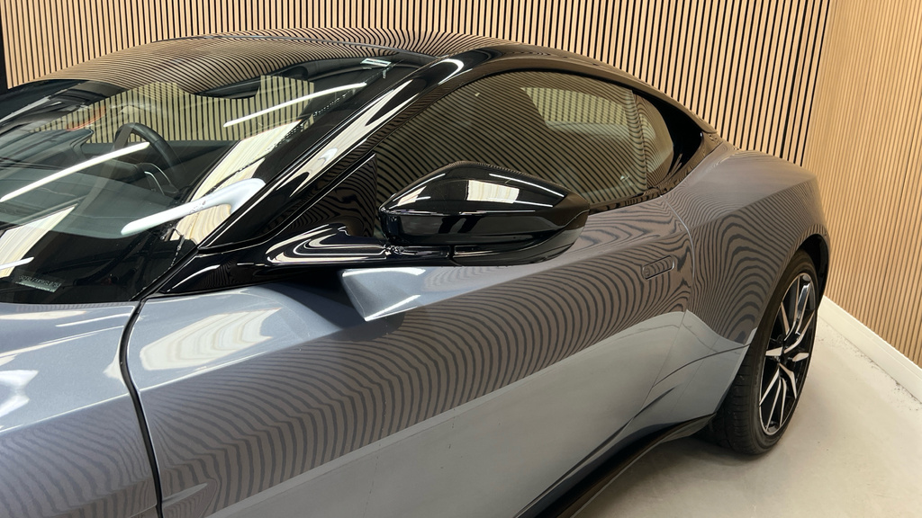 Aston Martin DB11 V8  #26