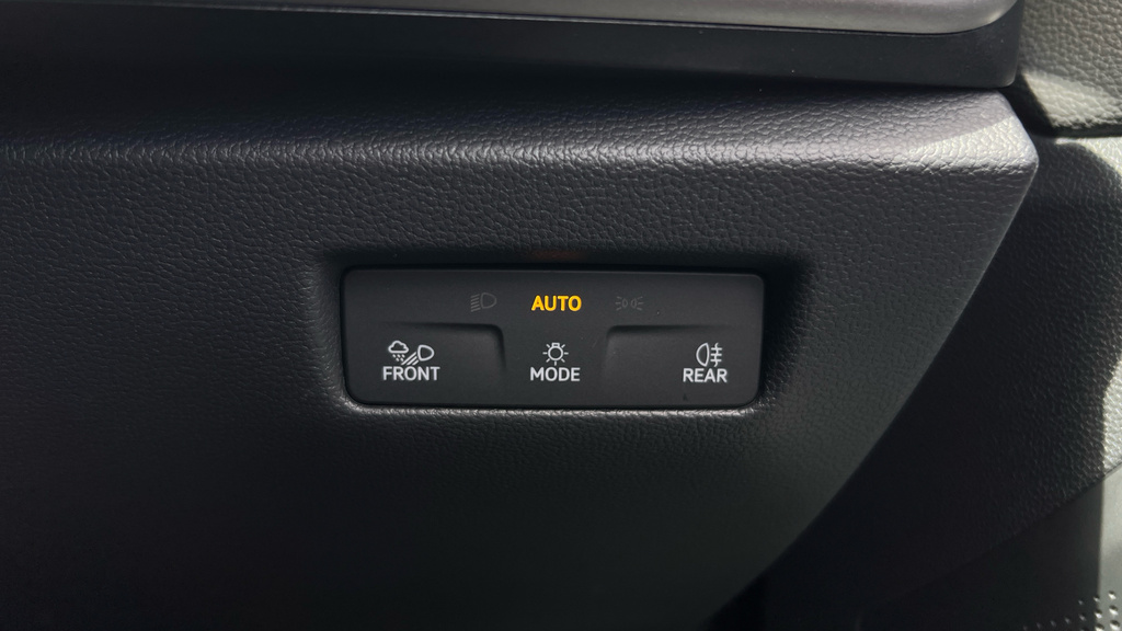 Skoda Superb Se Technology White #16
