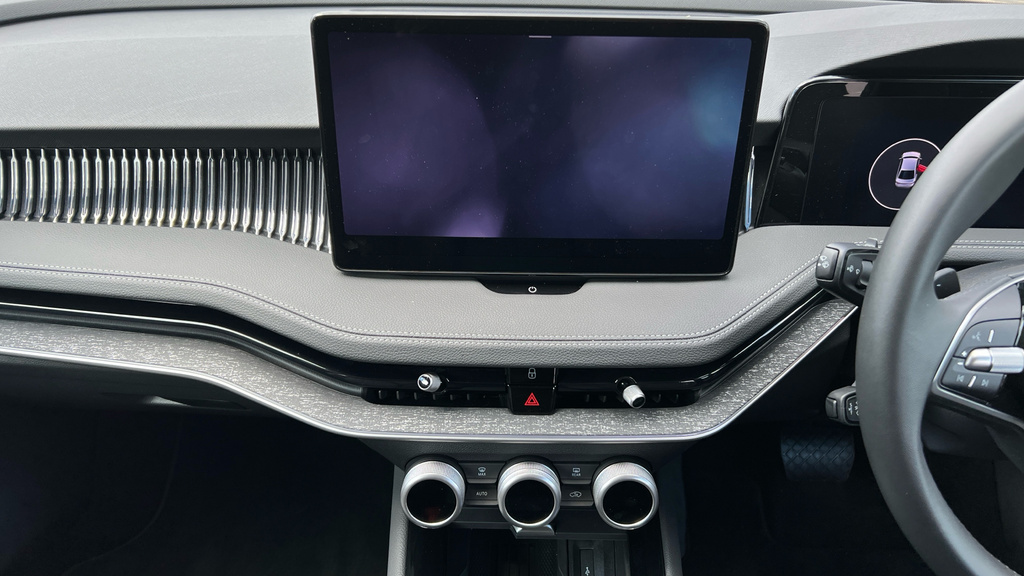 Skoda Superb Se Technology White #19