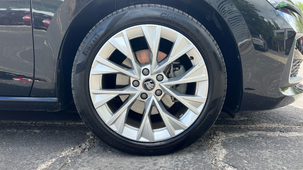 Skoda Superb Se Technology White #33