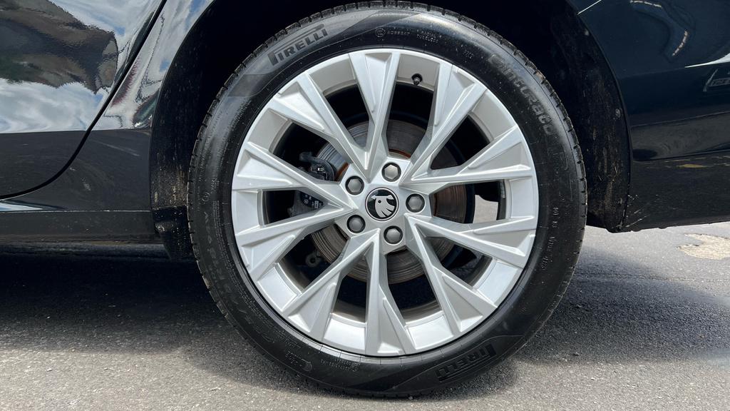 Skoda Superb Se Technology White #31