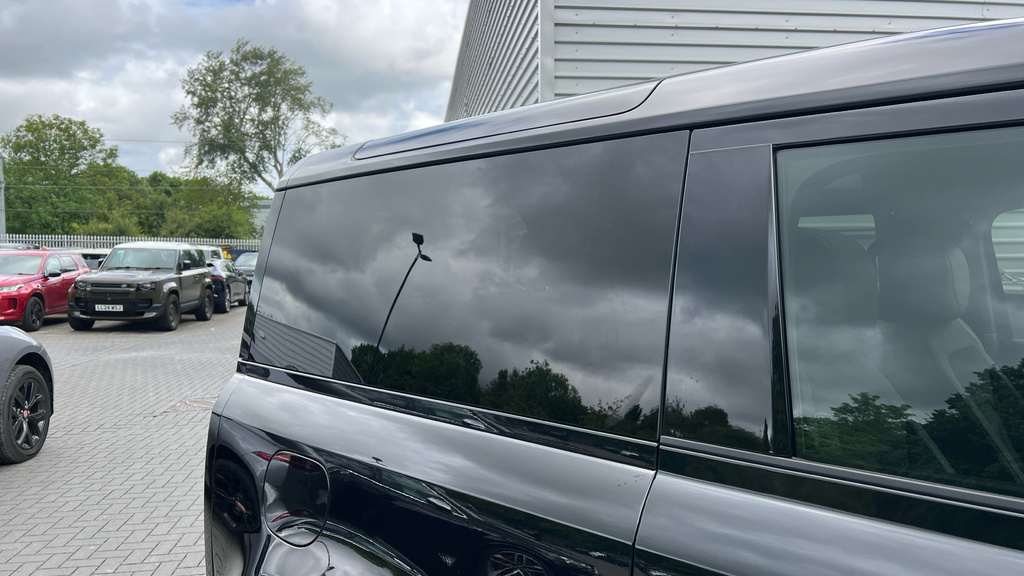 Land Rover Defender Automatic Black #10