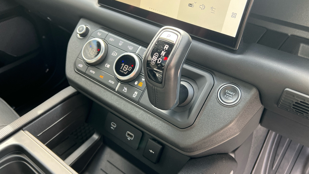 Land Rover Defender Automatic Black #48