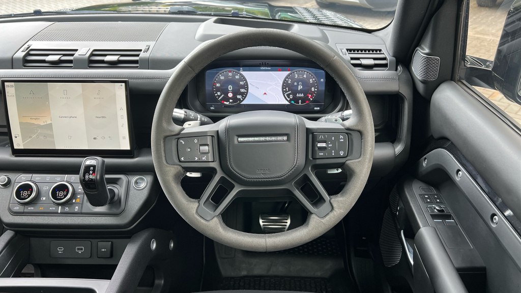 Land Rover Defender Automatic Black #49