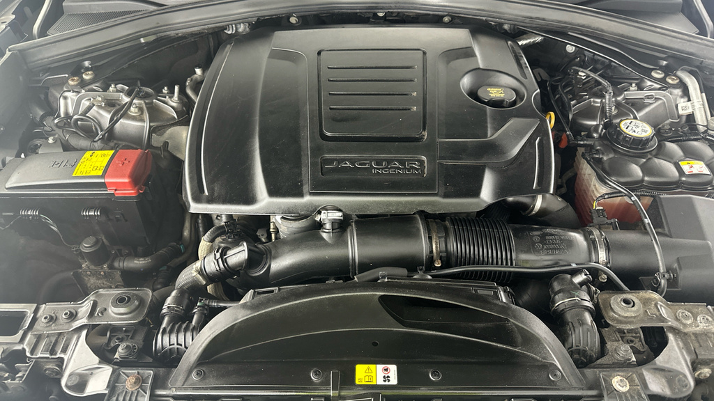 Jaguar F-Pace R-dynamic S Grey #21