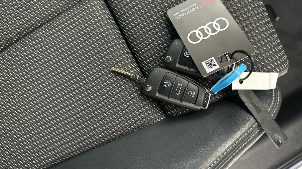 Audi Q3 Diesel Blue #28