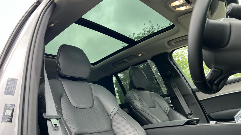 Volvo XC90 Ultra Blue #38