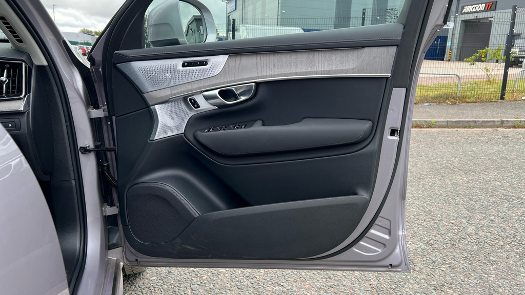Volvo XC90 Ultra Blue #36