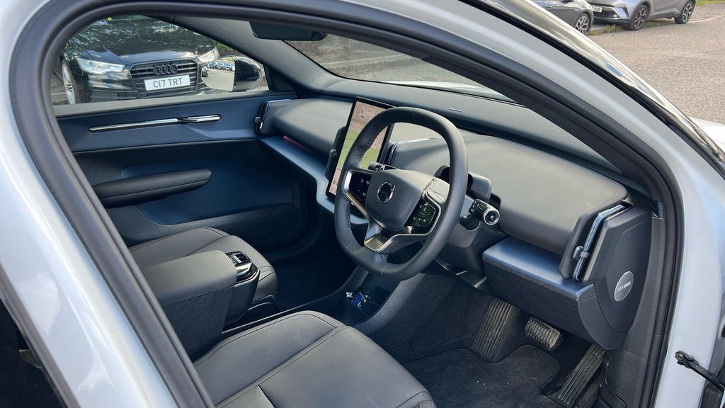 Volvo EX30 Plus Black #9