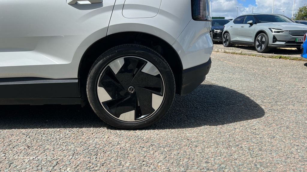 Volvo EX30 Plus Black #23