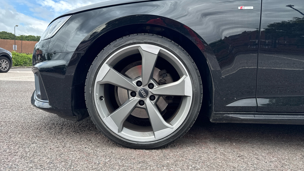 Audi A4 2.0 Tdi Black Edition Tech Pack White #17