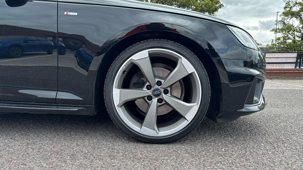 Audi A4 2.0 Tdi Black Edition Tech Pack White #20