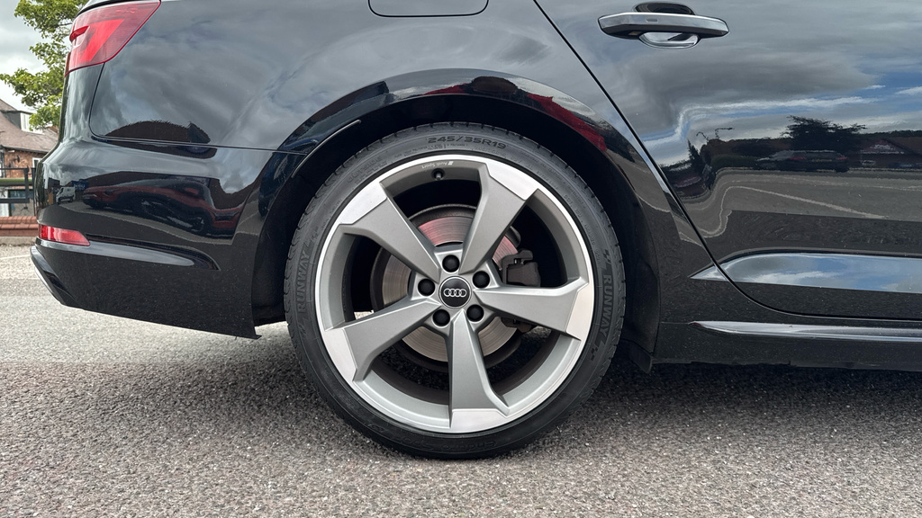 Audi A4 2.0 Tdi Black Edition Tech Pack White #19